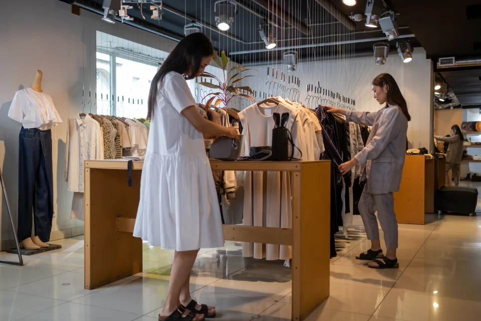 Đồ mặc có sẵn tại shop