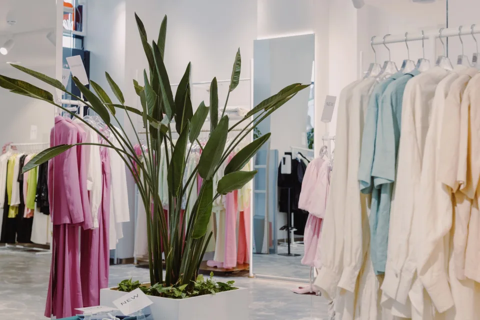 Đồ mặc có sẵn tại shop